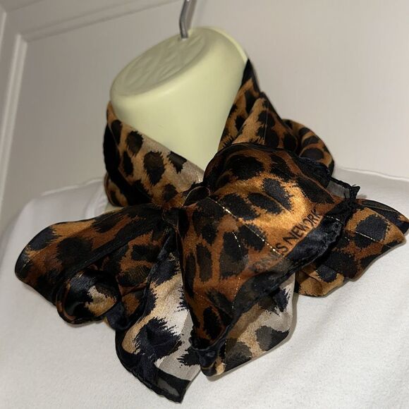 Jones New York leopard print stripe long scarf with gold metallic threads - Picture 3 of 6
